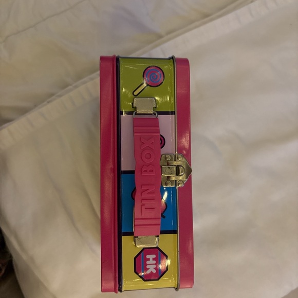 Hello Kitty Colorful Kids Toy Box - Picture 3 of 4